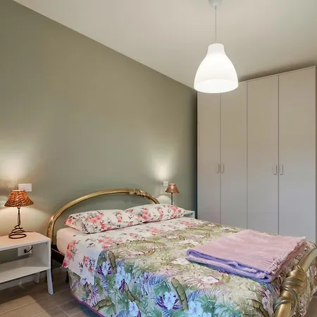 Casa Attilia - Con Terrazza Wifi E Aria Condizionata דירה *