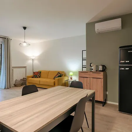 Casa Attilia - Con Terrazza Wifi E Aria Condizionata דירה