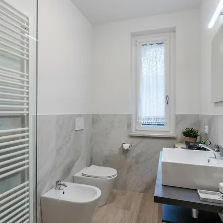 Casa Attilia - Con Terrazza Wifi E Aria Condizionata Lejlighed Sirmione